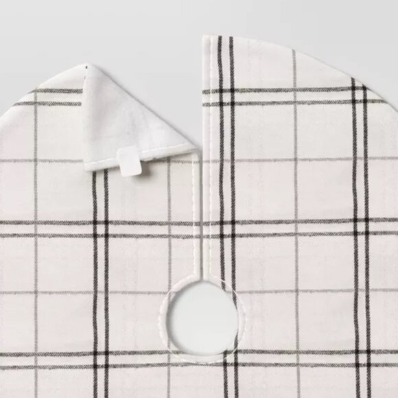 Tree Skirt 16" Plaid Fabric Mini Christmas Tree Skirt Black Gray White Plaid NEW - Picture 3 of 4